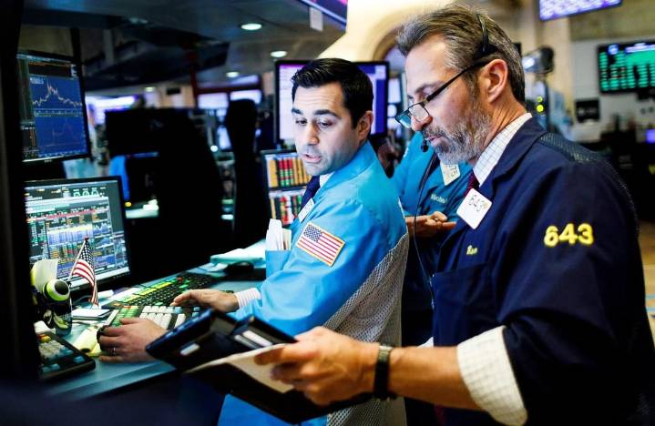 El Dow Jones abrió a la baja el lunes, con una caída del -0,4%, mientras los inversores esperan los discursos de la Reserva Federal y los datos sobre la inflación