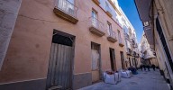 AIG saluda la entrega de llaves de las VPO en alquiler de Santiago, 11, en Cádiz, "un proyecto del anterior Gobierno local"