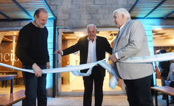 Cumpleaños inolvidable para El Nacional: se tiró a la pileta inaugurando el complejo Alfio Merlini