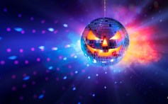 ‘It’s the Great Pumpkin, Charlie Brown’ Soundtrack Floats Back to Kid Albums Top 5, Thanks to Ghostly New Vinyl