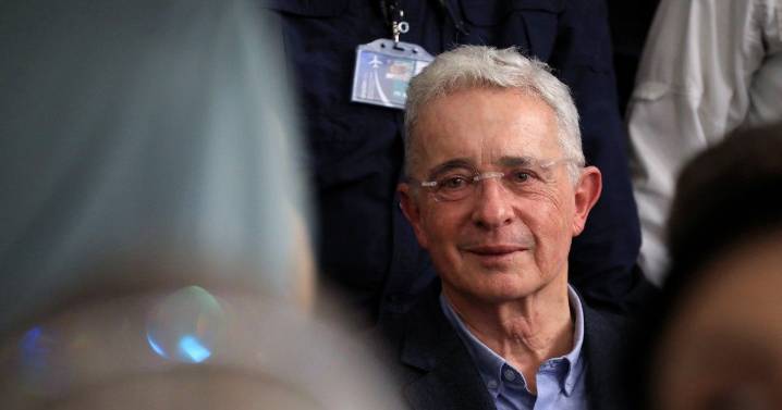 Supremo de Colombia ratifica la libertad del expresidente Álvaro Uribe
