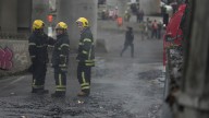 Familiares de las víctimas tras explosión de pipa en México dudan de las cifras oficiales de muertos