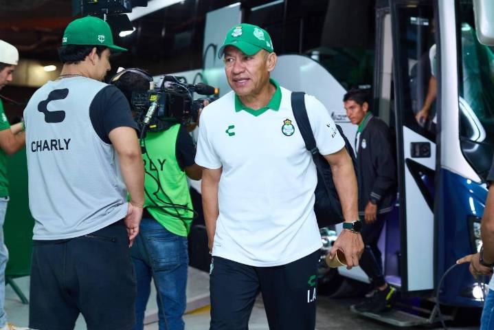 Ignacio Ambriz regresa al banquillo de León tras la salida de Berizzo; debutará contra Toluca en la Jornada 12