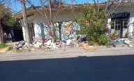 Vecinos de Ramos Mejía denunciaron un basural a cielo abierto: “Es una historia repetida”