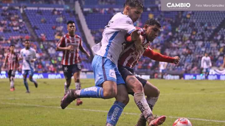 Club Puebla se hunde en el lodazal y en la tabla: Chivas gana 2
