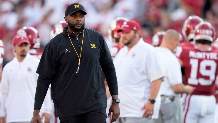 Michigan HC Sherrone Moore hits Oklahoma fans with savage gesture