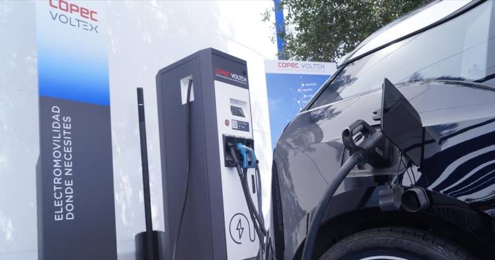 Las seis medidas que debe considerar el próximo gobierno para acelerar la electromovilidad