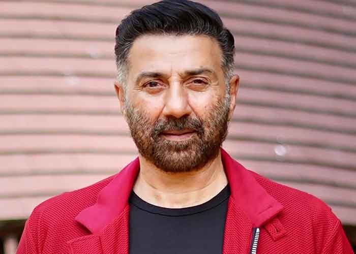Sunny Deol heads to his nephew’s wedding, shares fun driving video en route to Delhi