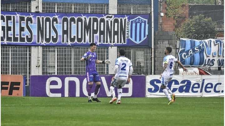 Histórico: gol de arco a arco en un partido de la Primera Nacional