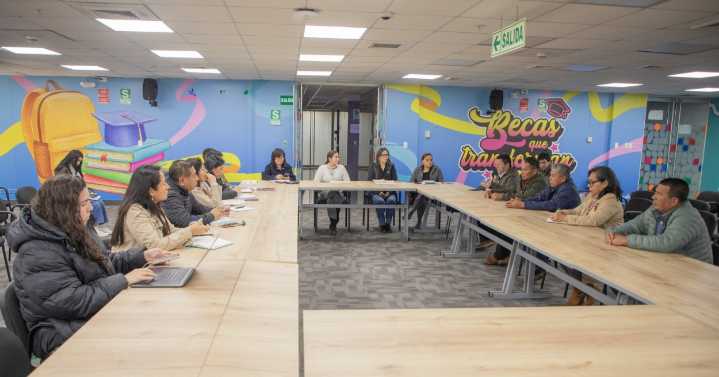 Pronabec, Juntos y PAIS se reúnen con representantes de 63 comunidades originarias de Loreto para promover Beca 18