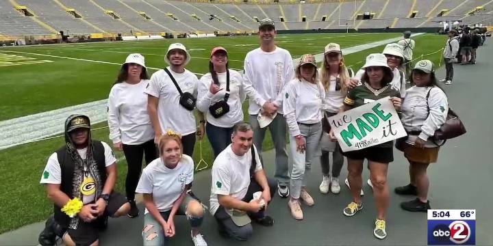 Hawaii Packers bar travels over 4,000 miles to see a Lambeau Field gameday for the first time