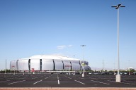 Aprueban crear zona de exclusión en estadio donde realizarán servicio religioso de Charlie Kirk