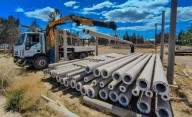 Servicoop instaló nuevas columnas de hormigón de luminarias led