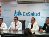 Presidente de EsSalud advierte despidos si médicos continúan en huelga