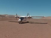 Avioneta aterriza de emergencia en ruta a Escondida