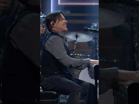 #ArthurHanlon, #CarlosVives & #Goyo perform "GOODBYE"! 🔥🔥🔥 #FallonTonight
