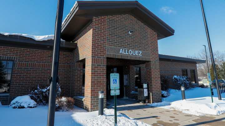 Reader question: Why's Allouez the only suburb losing population?