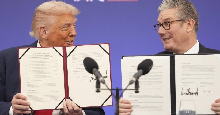 Trump and Starmer sign a tech deal before holding private talks on tariffs and war