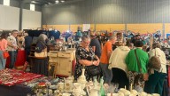 Éxito de público en la sexta edición de la Feria de antigüedades, coleccionismo y vintage de Narón