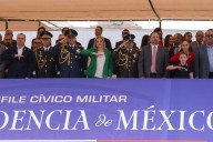 Disfrutan miles de capitalinos desfile Cívico-Militar por el 215 Aniversario de la Independencia