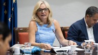 Monzón se sorprende ante las quejas de los médicos isleños