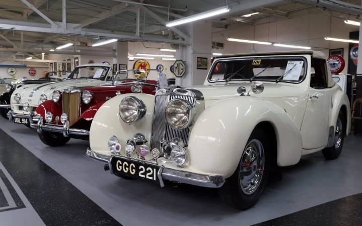 One of the country’s most distinctive car collections goes on sale in Chicago