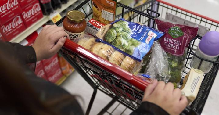 SNAP benefit cuts begin taking effect, changing how many Americans buy food
