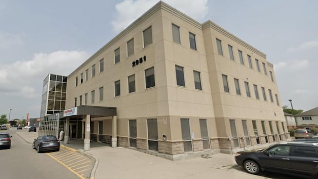 Mother searches for answers after public health says unsterile needles were used at Ontario clinic