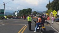 Bloqueos en la vía a La Mesa: cierres entre Girardot–Mosquera completan un día por parte de comerciantes y conductores