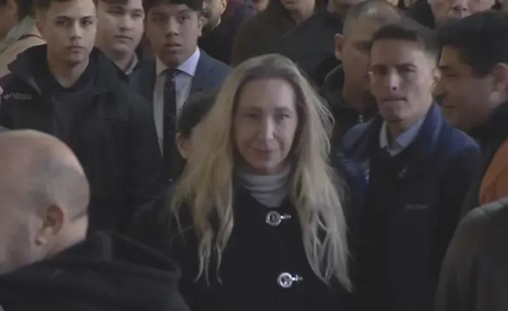 En medio de un fuerte operativo de seguridad, Karina Milei votó y evitó hablar con la prensa