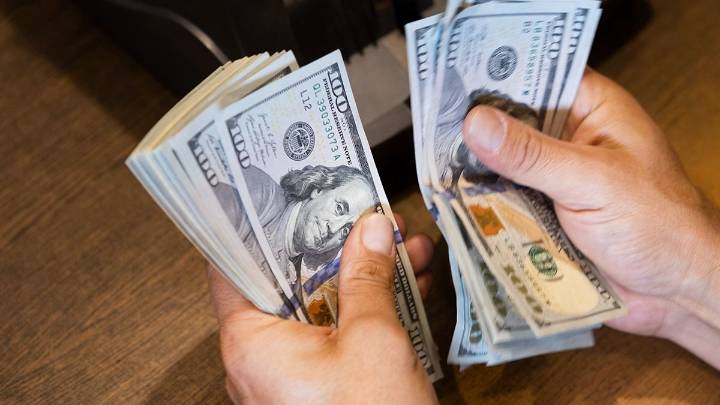 Al llegar a $1.445, el dólar marcó un nuevo récord y ya acumula 6% de aumento en septiembre