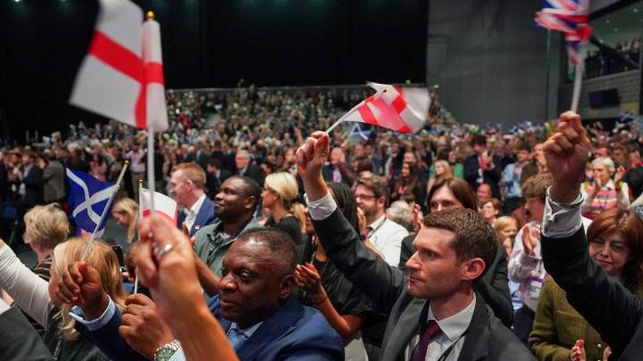 Starmer sets up vicious fight with Farage that could define next four years