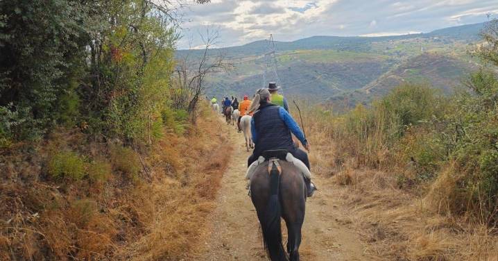 Galería | A cabalo polo outono entre Manzaneda e Trives