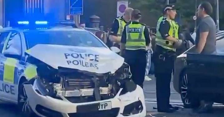 Edinburgh police car 'crashes' as Princes Street sees bus and tram delays