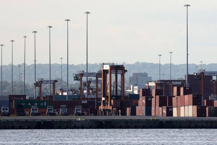 US to consider new national security tariffs on auto parts