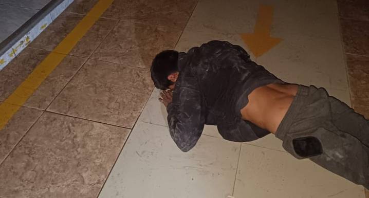 Trujillo: Hombre acusado de robo cae de techo de centro comercial