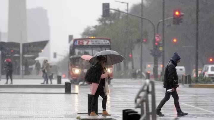 El tiempo en el AMBA: hay alerta naranja por tormentas fuertes durante este sábado