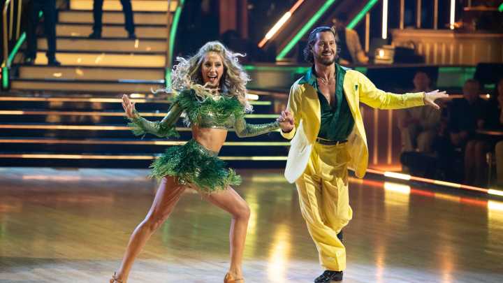 Who was voted off ‘Dancing with the Stars’ last night? See scores