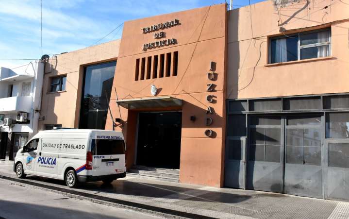 Piden prisión e inhabilitación para abogado por retención de expediente