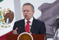 El exjuez Arturo Zaldívar defiende la enmienda al amparo y deja pistas de una dedicatoria que apunta a Salinas Pliego
