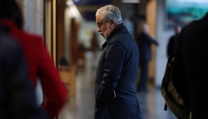 Informe policial acusa que Luis Hermosilla incumplió arresto domiciliario