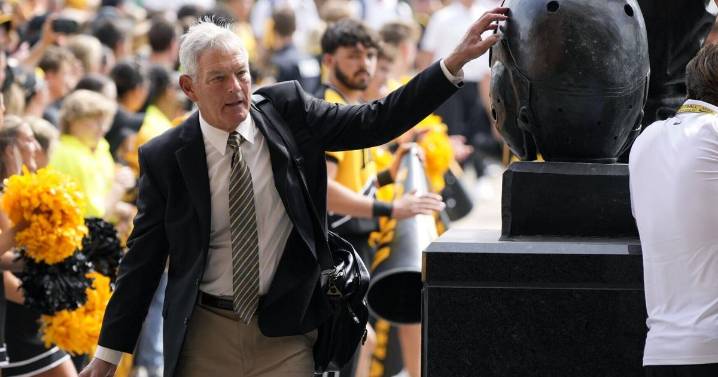 Iowa closes non-conference slate with blowout win of UMass