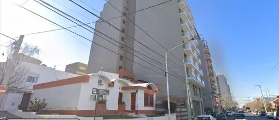 Hallan cuerpo en patio de Islas Malvinas: la policía investiga posible suicidio