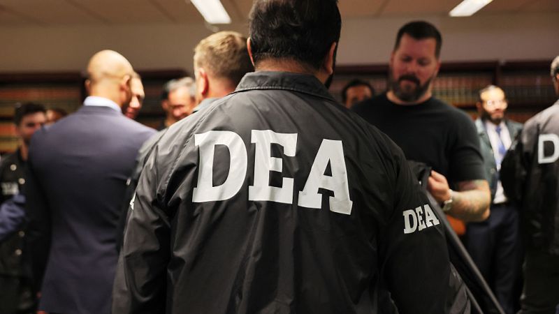 DEA dice que asestó un duro golpe al Cártel de Sinaloa en megaoperativo: más de 600 arrestos y toneladas de droga incautada