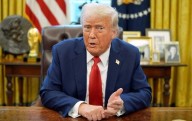 Anuncia Trump aranceles del 100% a películas extranjeras