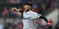 Marlins sweep Rangers to close NL Wild Card gap
