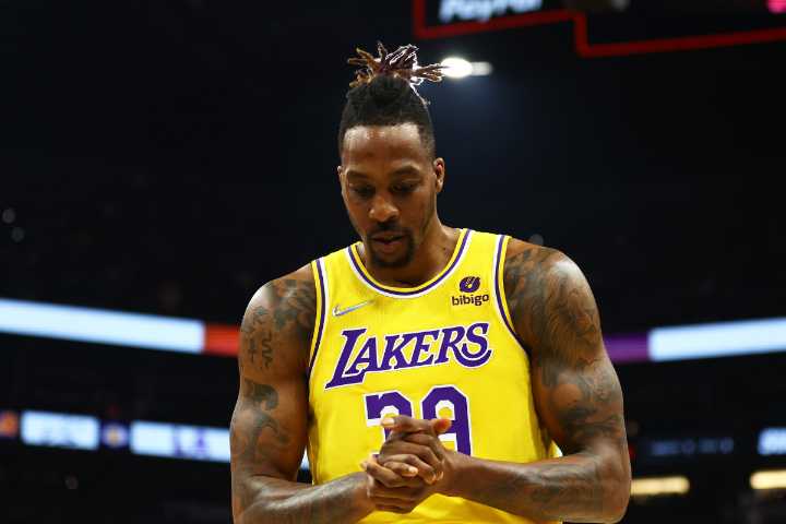 Veteran Reporter Vents Frustration Over Dwight Howard’s HoF Honor: “Rather Play 4 on 5” A veteran reporter slammed Dwight Howard’s Hall of Fame honor, questioning if inconsistency wasted his potential
