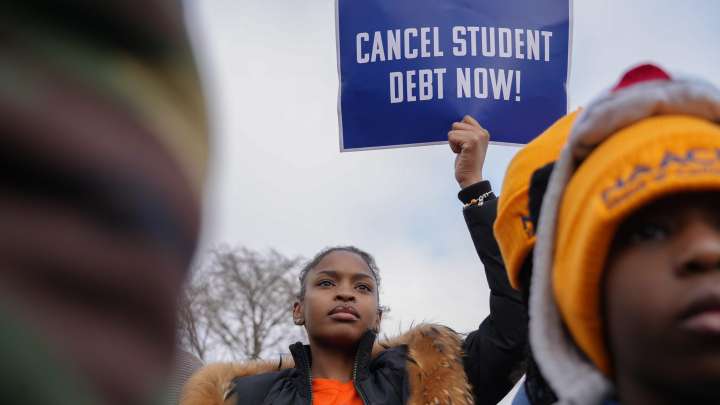 More Californians are late on paying back their student loans