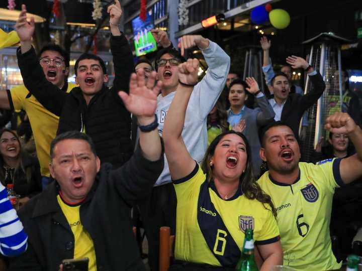 Apuestas y fútbol: el narco acecha al deporte más popular de Ecuador