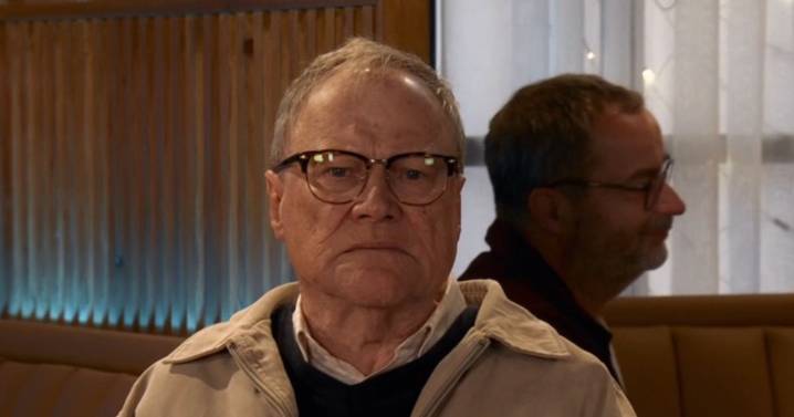Coronation Street Roy's health issue 'unveiled' after back pain and it's devastating